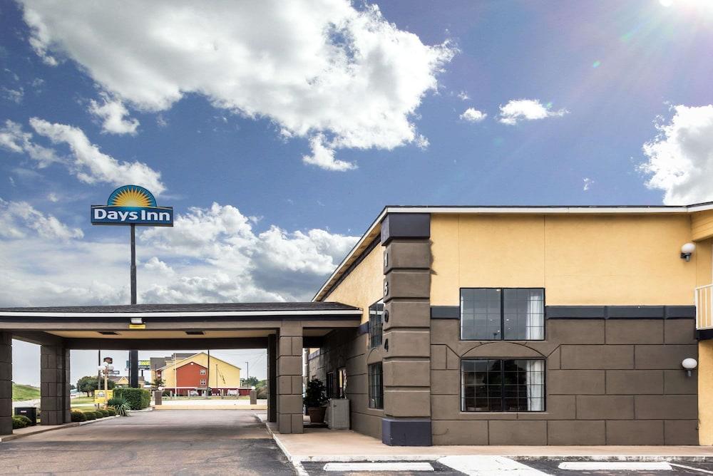 Days Inn By Wyndham Waco Near Downtown University Buitenkant foto
