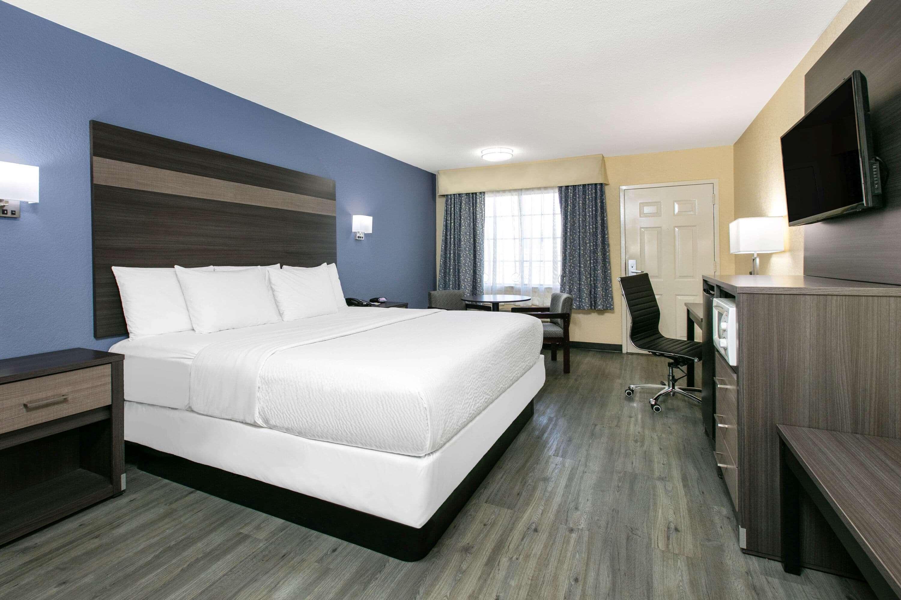 Days Inn By Wyndham Waco Near Downtown University Buitenkant foto