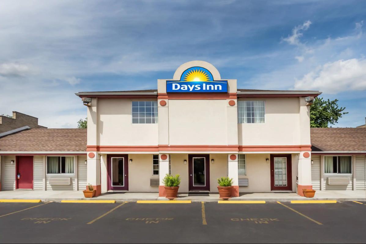 Days Inn By Wyndham Waco Near Downtown University Buitenkant foto