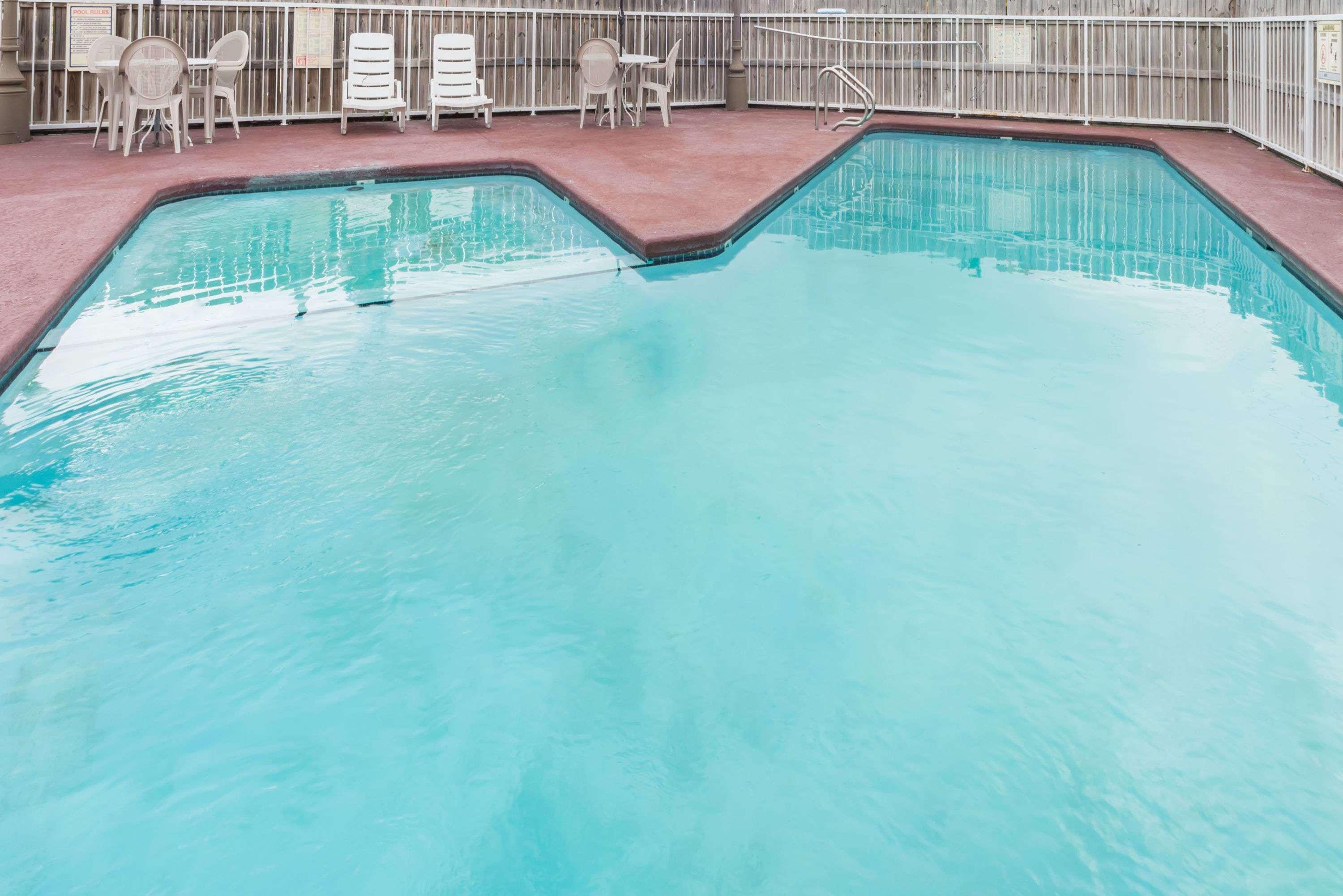 Days Inn By Wyndham Waco Near Downtown University Buitenkant foto